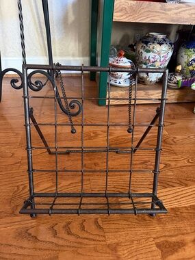 Vintage Rustic Wrought Iron Cookbook or Tablet Stand, metal easel